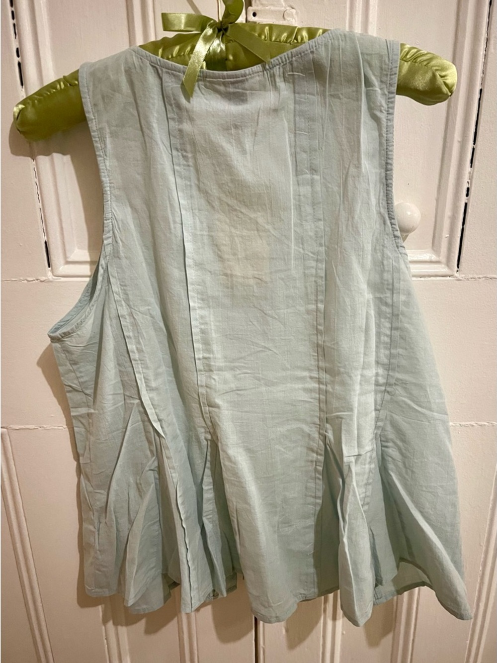 Universal Thread Button-Down Pintuck Tank Top - Picture 3 of 4